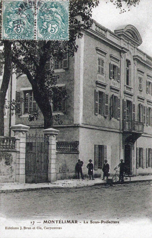 La sous-préfecture.