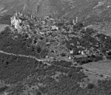 Vue aérienne du château médiéval.