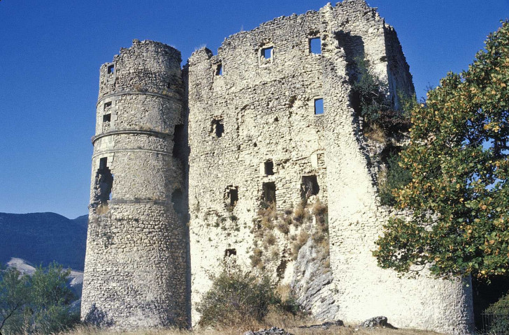 Montbrun-les-Bruns.- Le château.