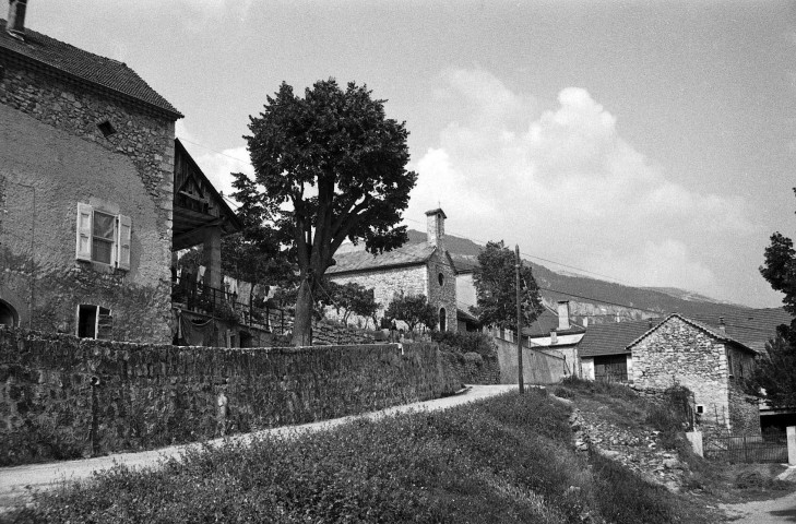 Treschenu-Creyers. - Vue générale du hameau de Bénévise.