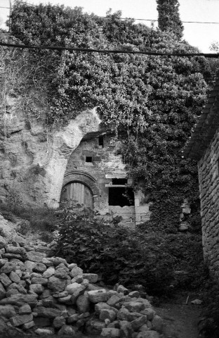 Chantemerle-lès-Grignan. - Maison troglodyte du village.