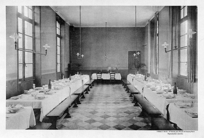 Valence.- La salle à manger de l'École Normale d'institutrices.