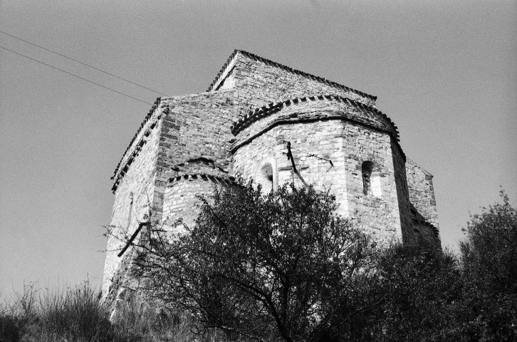 Montclar-sur-Gervanne.- Le chevet de l'église Saint Marcel.