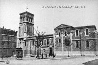 Valence.- La cathédrale Saint-Apollinaire, vue de la place des Ormeaux.