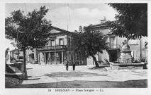 Grignan.- Place Sévigné.