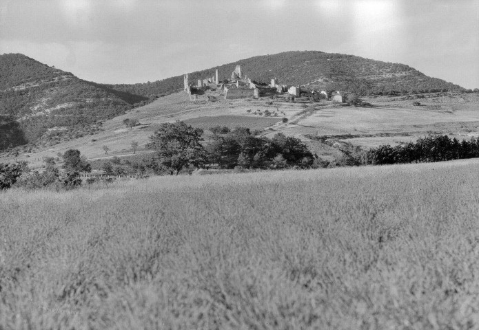 Roche-Saint-Secret-Béconne. - Vestiges du vieux village de Béconne.
