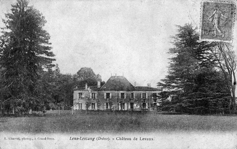 Le château Levaux, ancienne maison forte.