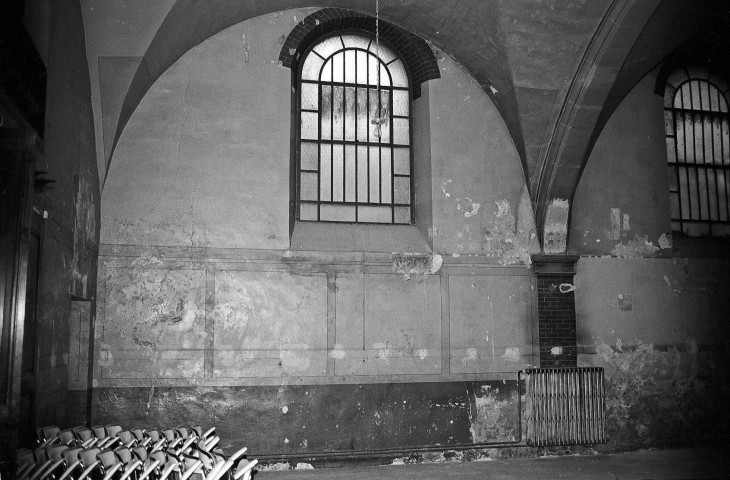 Romans-sur-Isère. - Le musée de la Chaussure, l'ancien chœur des religieuses du couvent des Ursulines, avant travaux.