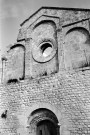 La Garde-Adhémar.- La chapelle Notre-Dame des Nymphes avant la restauration de la toiture en 1991.