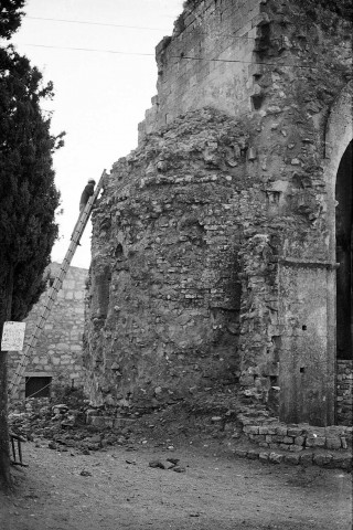 Allan. - Le chevet de la chapelle Barbara, pendant les travaux de restauration.