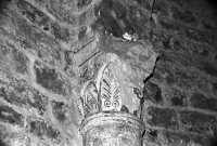 Piègros-la-Clastre.- Chapiteau du chœur de l'église Saint-André.
