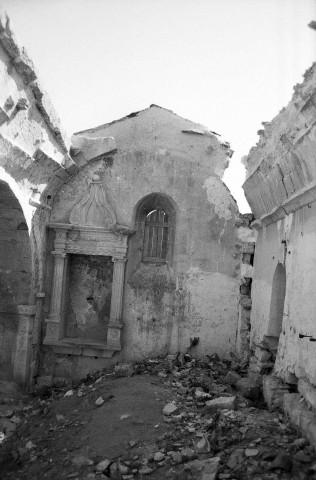 Montségur-sur-Lauzon.- La voûte effondrée de l'ancienne église Saint-Félix.