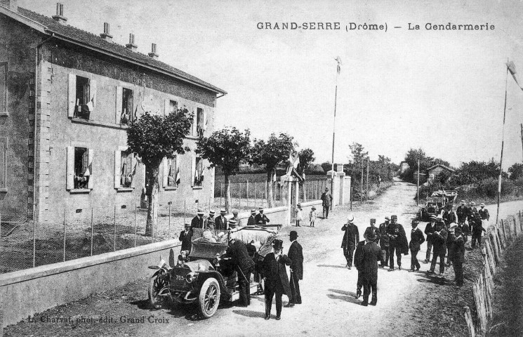 Visite officielle à la gendarmerie.