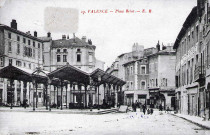 La halle (1899) place Saint-Jean.