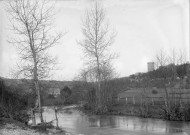 Montbard (Côte-d'Or). - La Brenne au niveau de l'usine.