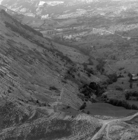 Vue aérienne du col des Roustans.