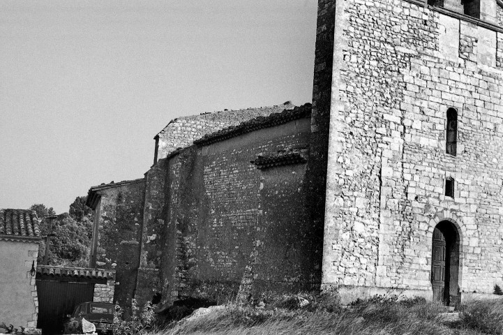 Malataverne. - Façades nord-ouest de la chapelle Saint-Jean-Baptiste du hameau de Rac.