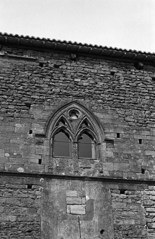 Bathernay.- Détail de la façade sud de l'ancien château.