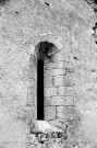 Sainte-Jalle. - Fenêtre du chevet de la chapelle Saint-Anastase.