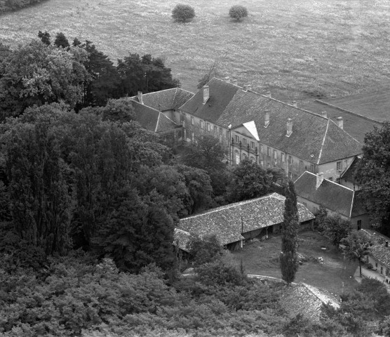 Vue aérienne du château.