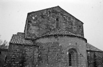 Lachau.- Le chevet de la chapelle Notre-Dame de Calma et le cimetière.