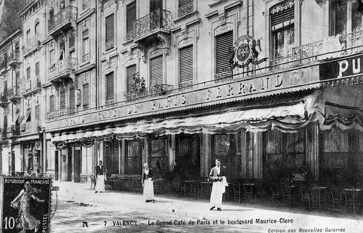 Le Grand café de Paris, boulevard Maurice Clerc.