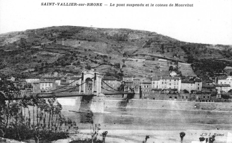 Le pont suspendu sur le Rhône, détruit en 1944.