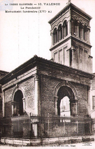 Le Pendentif, monument funéraire (XVIe siècle).