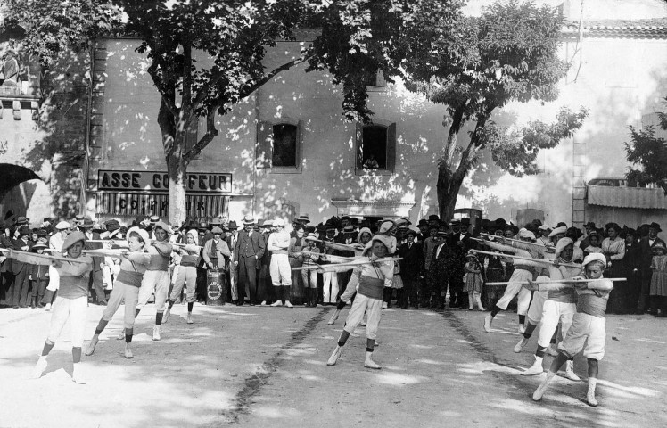 Saint-Paul-Trois-Châteaux. - Séance de gymnastique de l'alliance Tricastine.