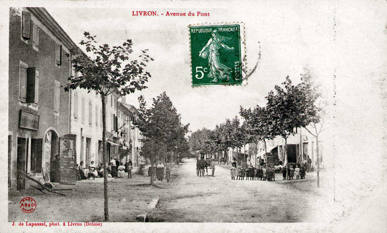 Avenue Joseph Combier.