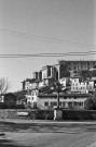 Grignan.- Vue du village et du château côté sud.