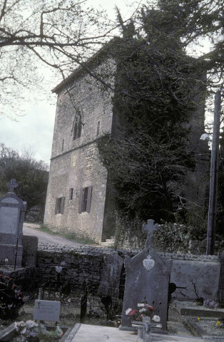 Bathernay.- L'ancien château.