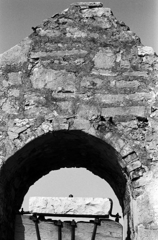 Pont-de-Barret. - Détail du clocheton de l'église Notre-Dame la Brune, avant travaux.