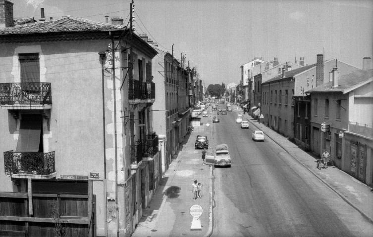 Bourg-lès-Valence.- Avenue Marc Urtin