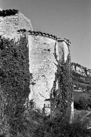 Gigors-et-Lozeron. - Le chevet de l'église Saint-Pierre.