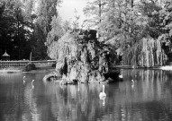 Montélimar. - Le bassin du parc.Contient deux négatifs.