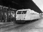 Locomotive en gare.