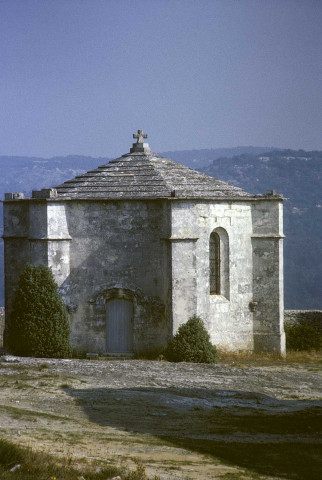 Saint-Restitut.- Chapelle du Saint-Sépulcre.