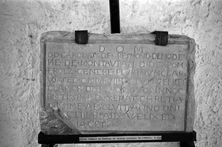 Pommerol. - Inscription funéraire dans l'église Saint-Pierre.