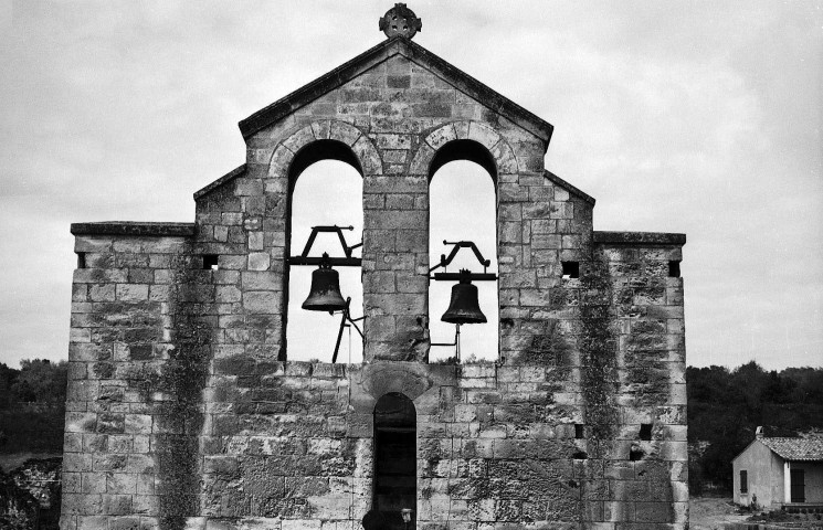 Saint-Restitut. - Le clocheton de l'église Saint-Restitut.