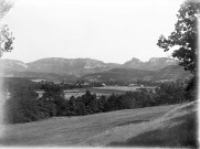 Montagnes d'Eyzahut et de Souspierre. - Vue lointaine depuis Charozat.