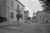 Donzère. - La mairie, le clocher de l'église Saint Philibert