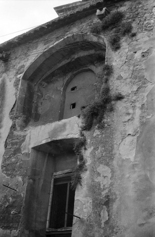 Suze-la-Rousse. - L'arrière de la maison de ville.