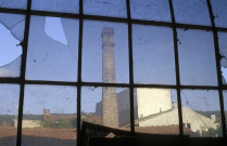 Erôme.- L'usine à pipes, transformée en garage.