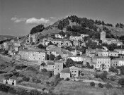 La Bégude-de-Mazenc. - Vue aérienne de l'ancien village Châteauneuf-de-Mazenc.