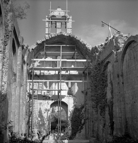 Aleyrac. - L'église Notre-Dame de l'ancien prieuré bénédictin, travaux des restauration.