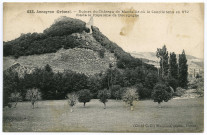 Les vestiges du château de Mantaille, dit "de Barbe-Bleue", sur motte.