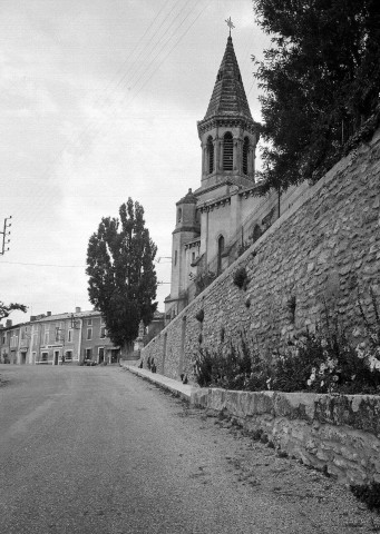 Montségur-sur-Lauzon. - L'église Saint-Jean l'Evangéliste.