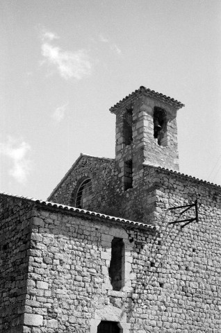 Lemps.- La façade sud de l'église Saint-Pierre.
