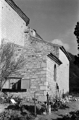 Pont-de-Barret. - La façade sud de l'église Notre-Dame la Brune et le cimetière.